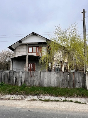 Casa in centrul com Maciuca, Oveselu, jud Valcea - imagine 3