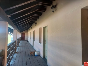 Imobil pentru pensiune sau alte activitati in Pischia - imagine 13