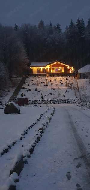 Casa de vanzare la munte cu 5 camere + living si bucatarie (open space) + teren - imagine 3