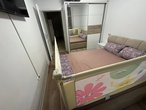 Apartament cu 2 camere mobilat si utilat et 2 DECOMANDAT LA 1 MINUT DE parc Neptun Giroc - imagine 8
