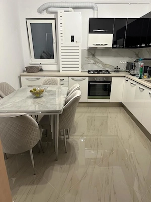 Apartament cu 2 camere mobilat si utilat et 2 DECOMANDAT LA 1 MINUT DE parc Neptun Giroc - imagine 12