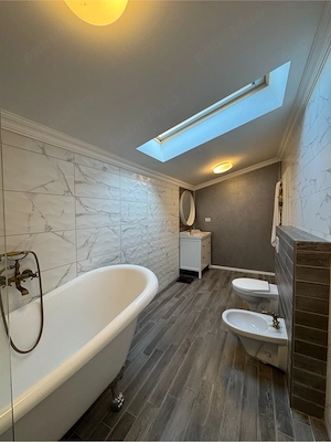 Apartament de lux pe 2 nivele, cu 4 camere, 117 mp