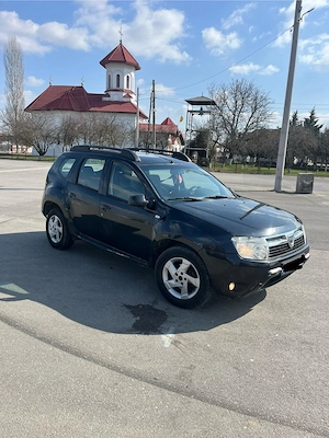 vand dacia duster - imagine 3
