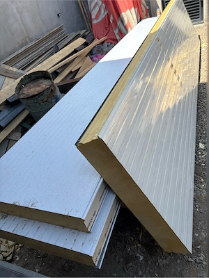 Vând materiale construcții   panouri sandwich, țeavă rectangulară, lemn, tablă - imagine 2
