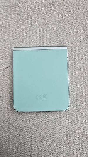 Samsung Z Flip 6 - imagine 3