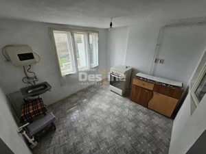 Casă individuală 2 camere + anexă in construcție - 250 mp teren - Bârlad  - imagine 5