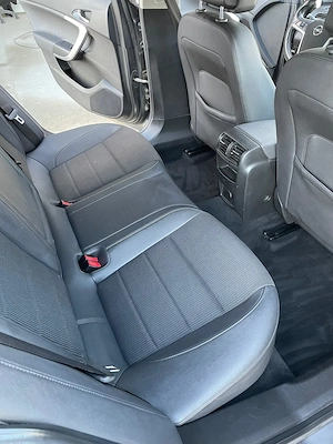 Vând mașina impecabila 