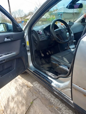 vând Volvo v50 1.6  - imagine 2