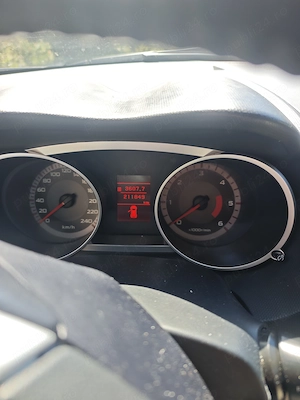 Vând Mitsubishi Outlander - imagine 4