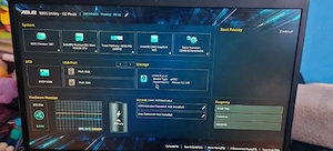 Laptop ASUS   foarte bun pentru școală și internet și mai multe lucruri