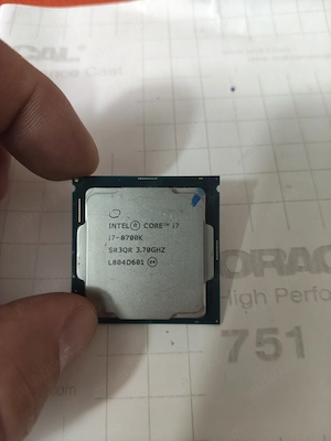 Procesor I7 8700K socket 1151 versiunea 2 - imagine 4