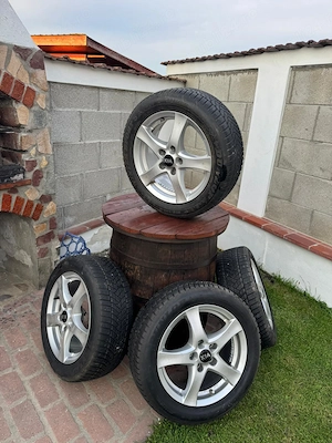 Se vinde!Jante și cauciucuri (iarnă)