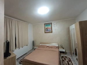 Închiriez apartament 2 camere decomandat și curte proprie, Piața Găriii  - imagine 2