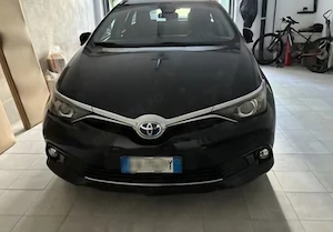 Toyota Auris 1.8 hibryd cu 155.000 km!