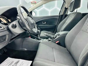 RENAULT MEGANE - imagine 11