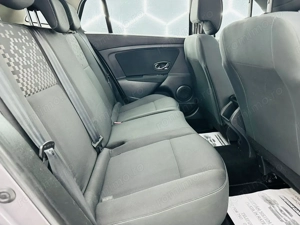 RENAULT MEGANE - imagine 7