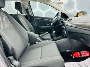 RENAULT MEGANE - imagine 18