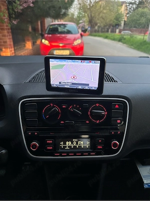 Volskwagen Up! 2016 1.0 Benzina Euro 6 un singur propietar consum foarte mic - imagine 8