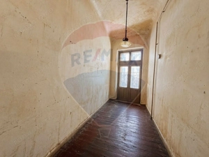 VILA ULTRACENTRALA IDEAL  INVESTITIE - imagine 7