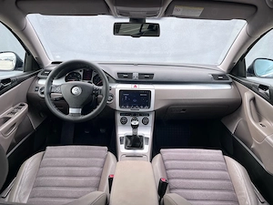 Volkswagen Passat b6 R-line 2008 2.0 tdi 4Motion 140cp înmatriculat in romania  - imagine 7