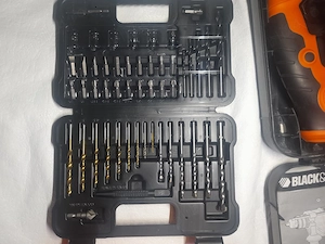 Bormasina  BLACK & DECKER  cu set burghie - imagine 3