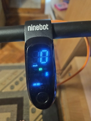 NineBoot Kickscooter F2 Pro by Segway