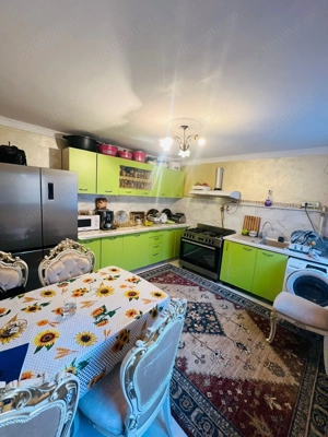 Casa cu teren , ULTRACENTRAL , singur in curte - imagine 5