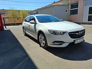 Opel Insignia Sports Tourer 1.5 benzina 165CP cutie automata - imagine 3