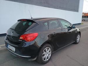 Opel Astra J facelift -1.7 CDTI -2013 - imagine 2