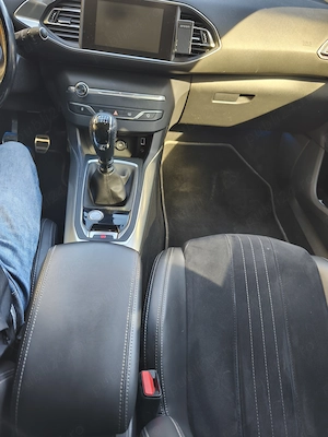 Vând Peugeot 308 SW T9 2.0 - imagine 9