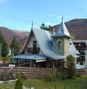 Vila Viorica Kogalniceanu - monument istoric de vanzare central Sinaia