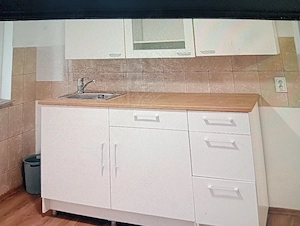 închiriez spațiu de locuit  - imagine 5