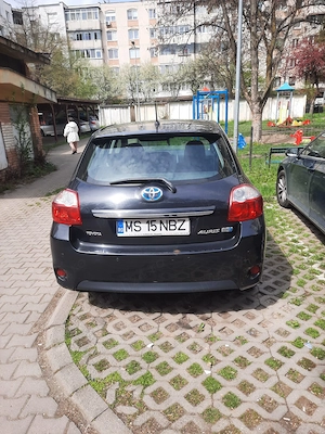 vand Toyota Auris - imagine 2