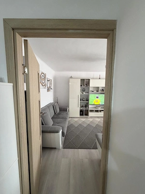 Vand Schimb ap 4 cam decomandat 100 mp sect 2 str.Stolnicul Vasile cu casa ap 2-3 cam sect. 2 - imagine 3