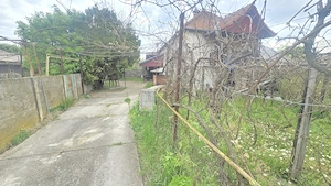 Vand casa in Deva, P+E + Garaj dublu separat cu intrare directa din strada, zona peste linia ferata, - imagine 2