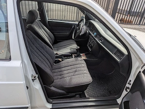 Mercedes 190e vehicul istoric - imagine 5