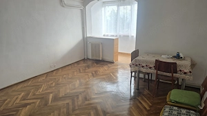 Vand garsoniera in Deva, zona I. Maniu, suprafata utila 30,50 mp, etaj 4, bloc de 9 etaje cu lift - imagine 2