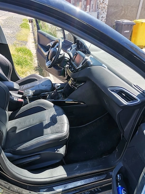 PEUGEOT 2  CP - An 2017 Benzina - Panoramic - imagine 5