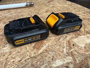 2 bateri dewalt 
