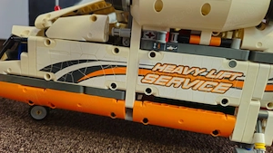 Vând din colecția personală setul LEGO Technic 42052 - Heavy Lift Helicopter. Setul vine însoțit de  - imagine 2