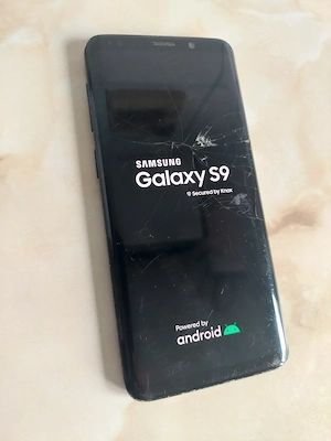 [S9] Vând Samsung Galaxy S9 Black [cu sticla spartă dar perfect funcțional] [poze reale]
