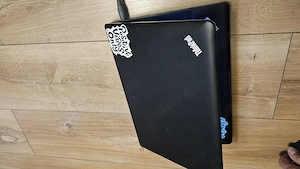 Laptop Thinkpad AMD  cu incarcator original . Win 10 si 8,  250GB 