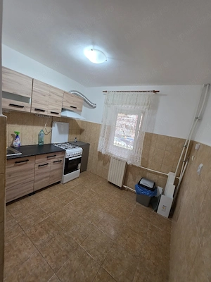 Vand sau Inchiriez Apartament cu 2 Camere Decomandat in Zona Centrala - imagine 3