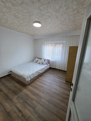 Vand sau Inchiriez Apartament cu 2 Camere Decomandat in Zona Centrala - imagine 4