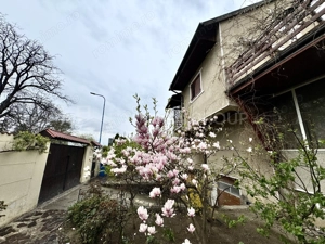 Casă individuală cochetă, cu priveliște, garaj, teren 496 mp, comision 0