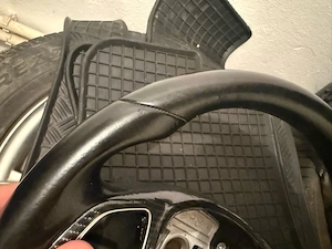 Volan mercedes amg carbon, provine de pe w205 dar se potriveste pe mai multe masini dupa 2015 - imagine 2