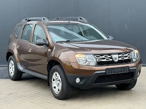Dacia Duster 1.5 dCi Laureate 4x4 Unic Proprietar - imagine 11