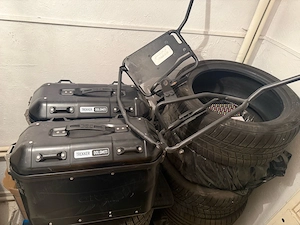 Side Case Givi Trekker Dolomiti 2 buc + suport Honda X ADV 750 Givi - imagine 3