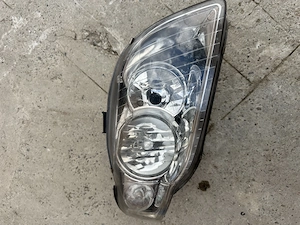 Vând faruri Audi A4 B7