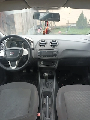 seat ibiza 2010 diesel 1,6  - imagine 2